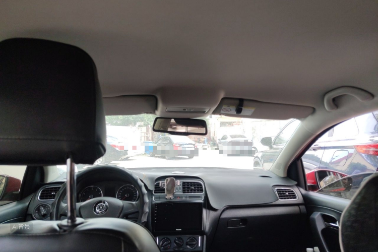 Volkswagen Polo 2015 car image #20