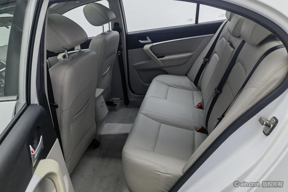 GEELY Emgrand 2015 car image #20