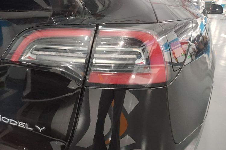 Tesla Model Y 2023 #8 Tesla Model Y 2023 car image #8