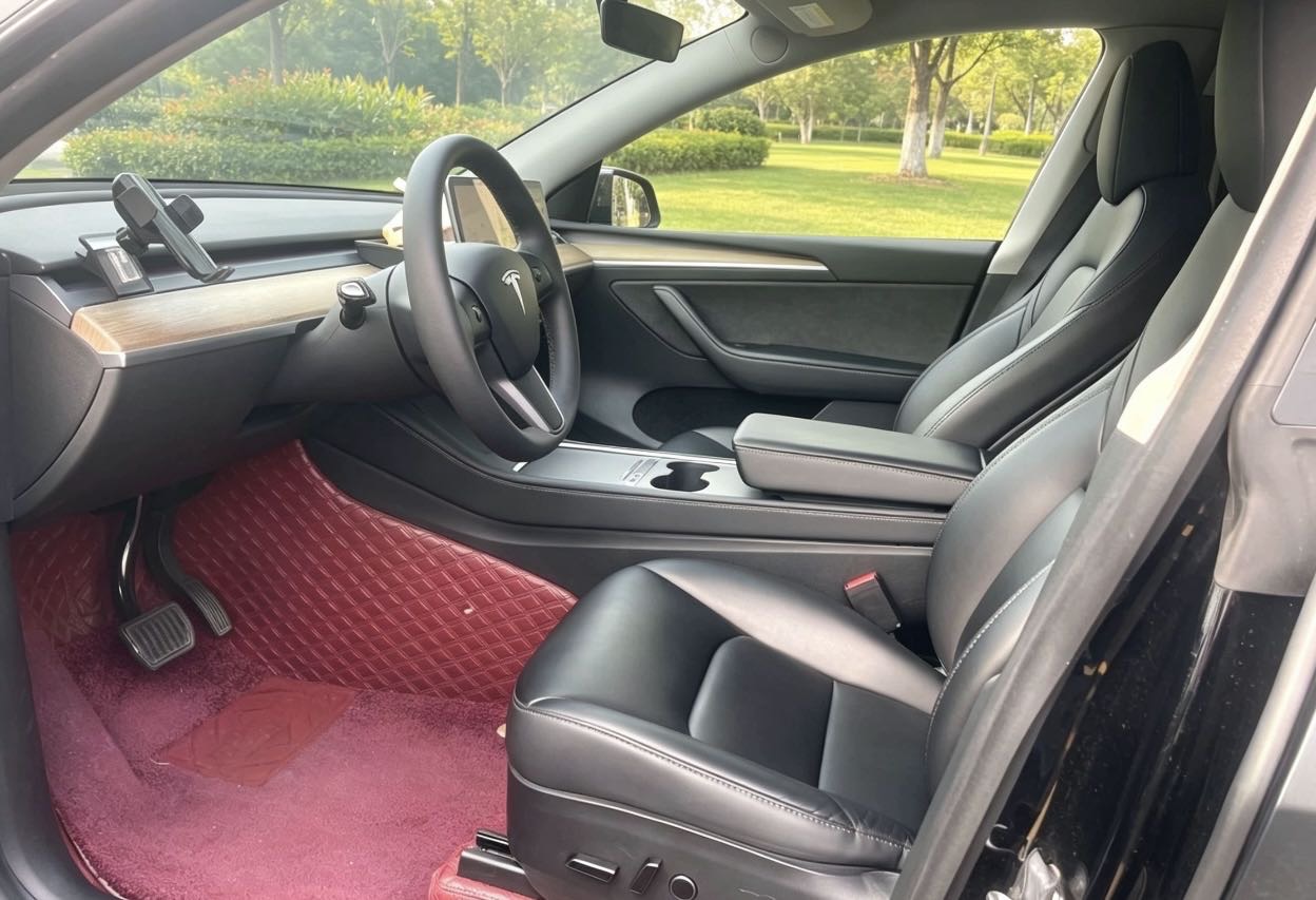 Tesla Model Y 2022 car image #5