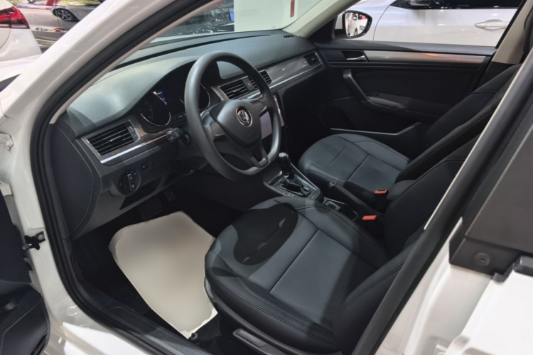 Volkswagen Bora 2020 car image #15