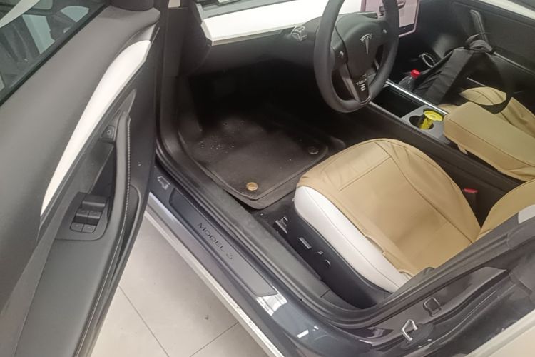 Tesla Model 3 2022 car image #16