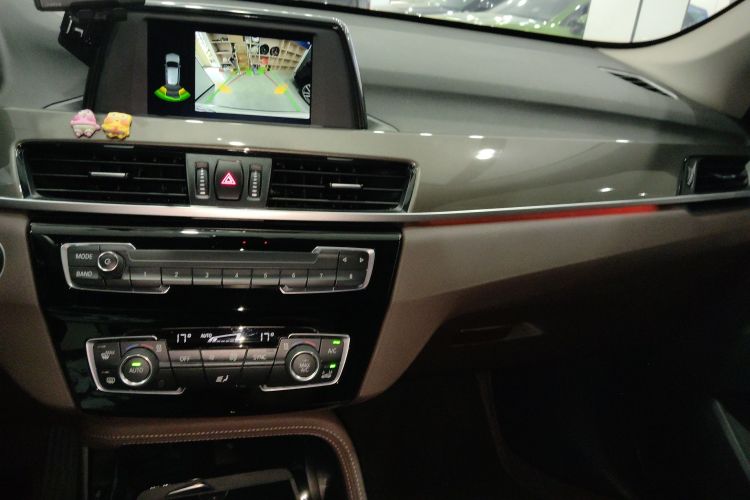 BMW X1 2019 car image #12