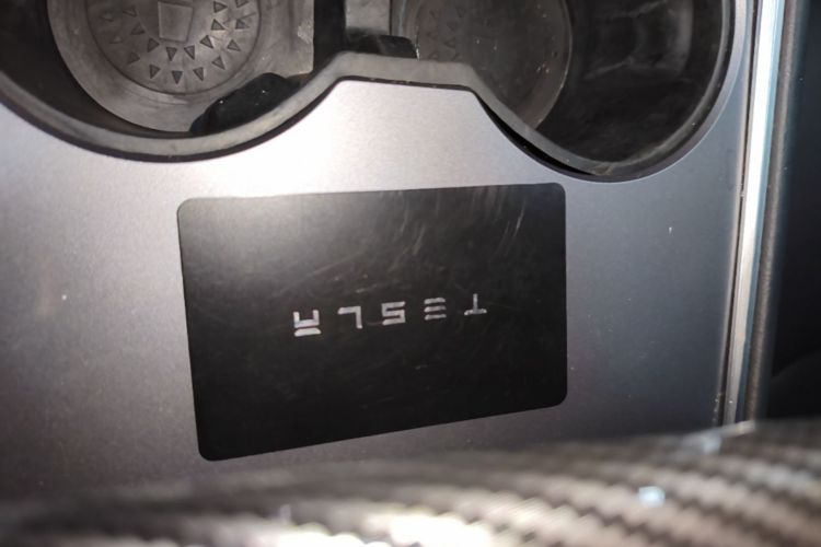 Tesla Model Y 2021 car image #14