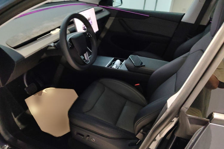 Tesla Model Y 2025 #15 Tesla Model Y 2025 immagine di auto #15