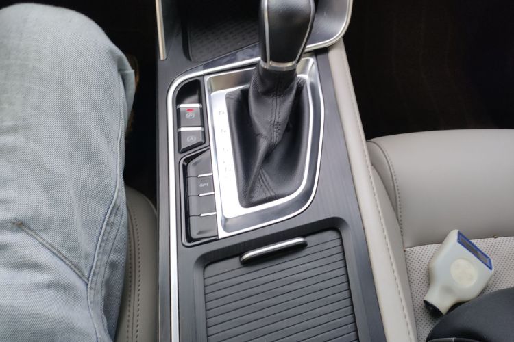 GEELY Binray 2019 صورة سيارة #14