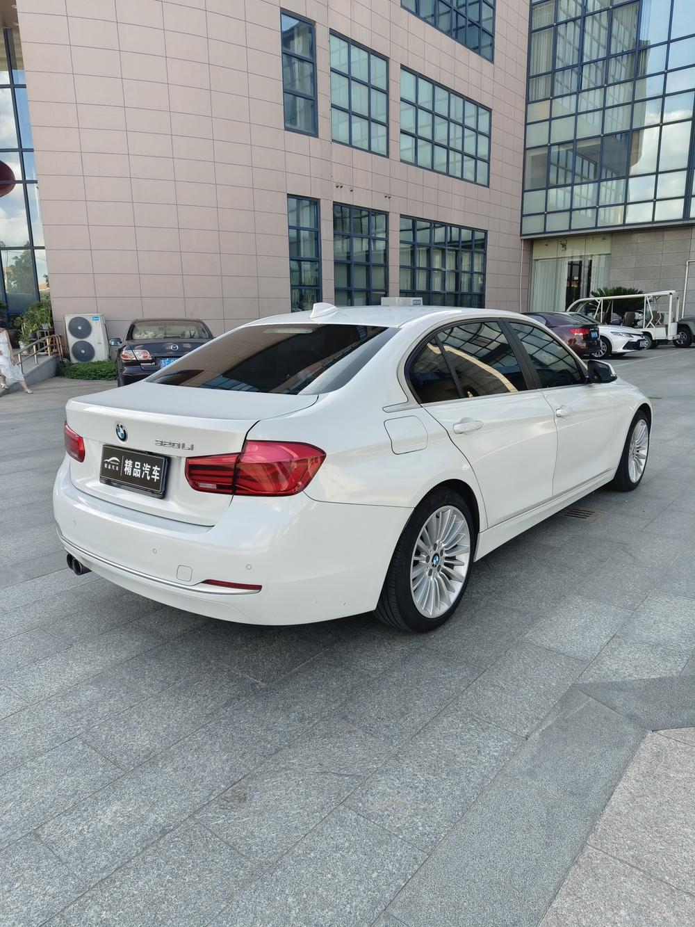 BMW 3 Series 2017 #6 BMW 3 Series 2017 car image #6