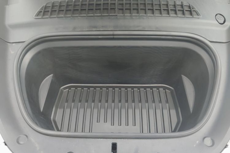 Tesla Model Y 2022 #20 Tesla Model Y 2022 car image #20