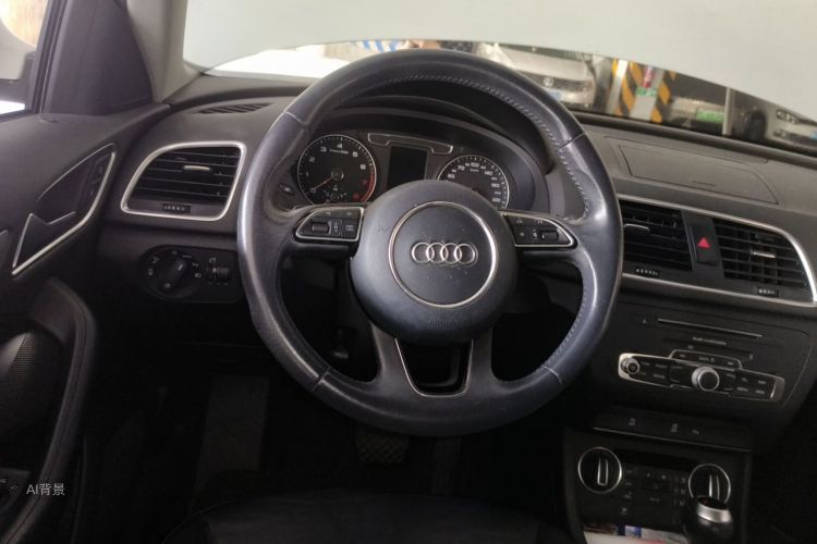 Audi Q3 2017 car image #12