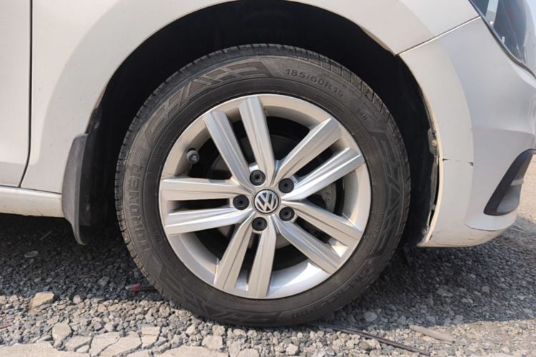 Volkswagen Santana 2018 car image #9