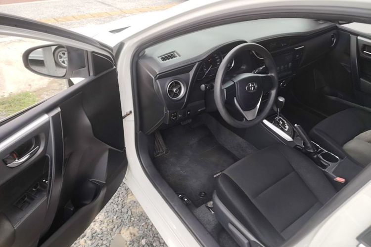 Toyota Corolla 2017 car image #16