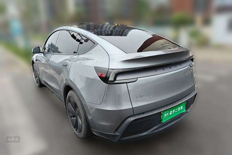 Tesla Model Y 2025 #5 Tesla Model Y 2025 car image #5