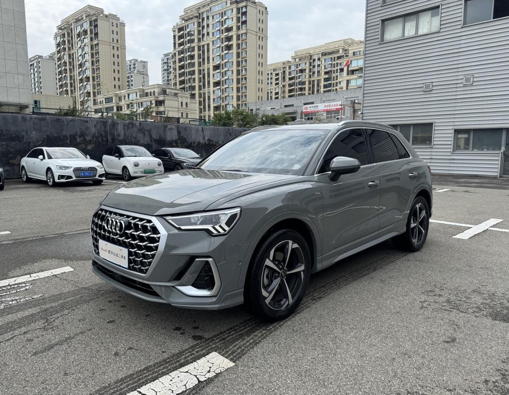 Audi Q3 2025 car image 