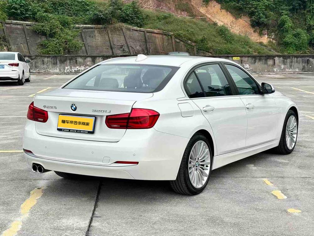 BMW 3 Series 2018 صورة سيارة #6