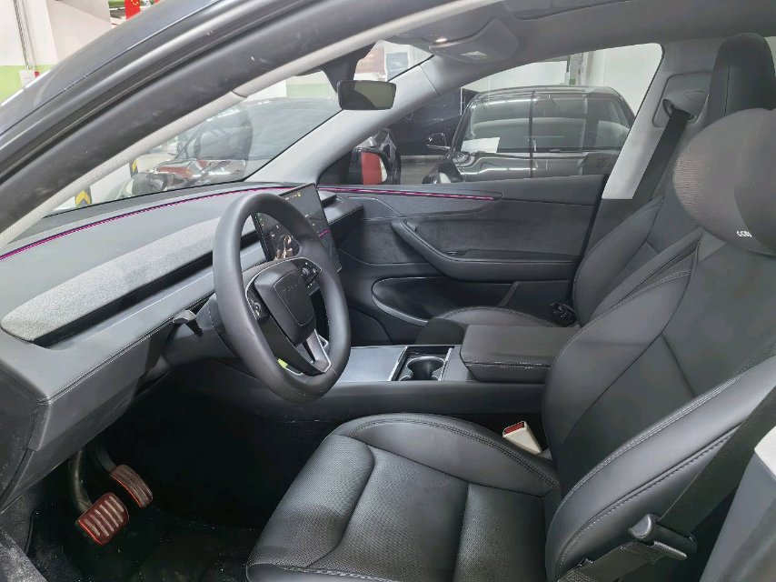 Tesla Model Y 2025 #7 Tesla Model Y 2025 car image #7