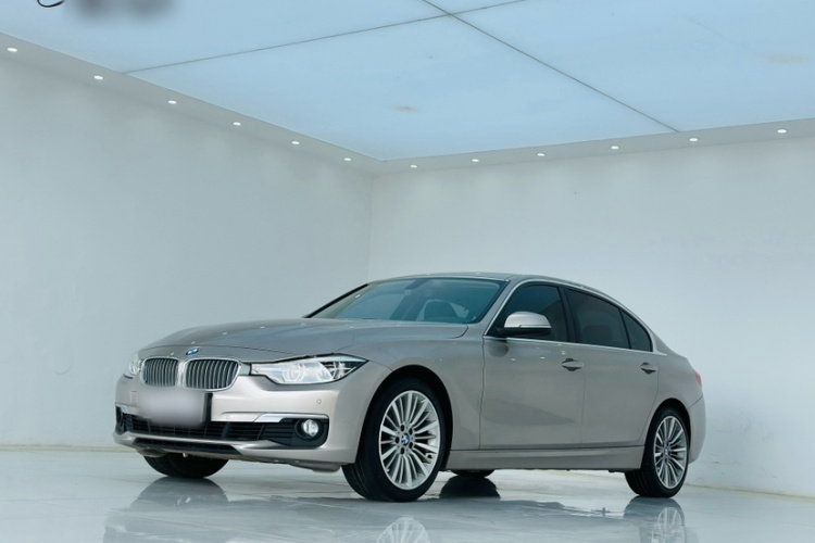 BMW 3 Series 2019 car image #2
