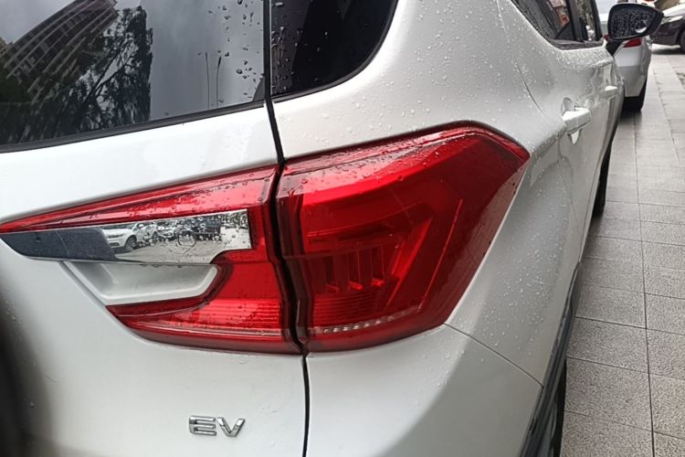 BYD Yuan New Energy 2019 car image #8