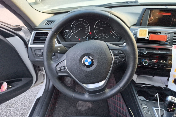 BMW 3 Series 2017 #12 BMW 3 Series 2017 car image #12