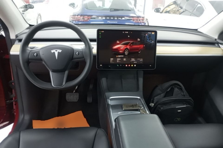 Tesla Model Y 2023 #10 Tesla Model Y 2023 immagine di auto #10