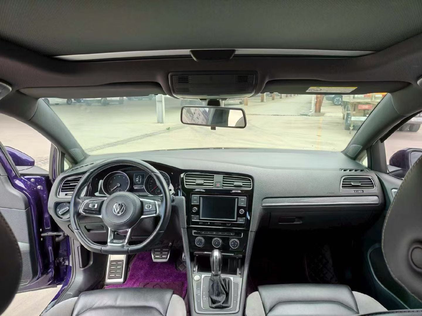 Volkswagen Golf 2018 car image #4