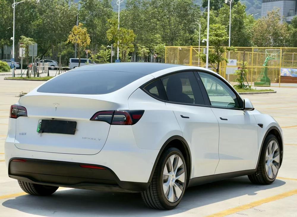 Tesla Model Y 2021 #7 Tesla Model Y 2021 car image #7