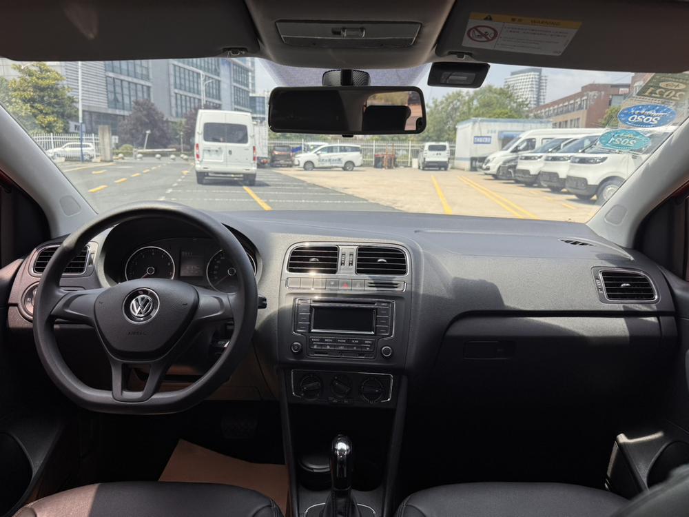 Volkswagen Polo 2014 car image #11