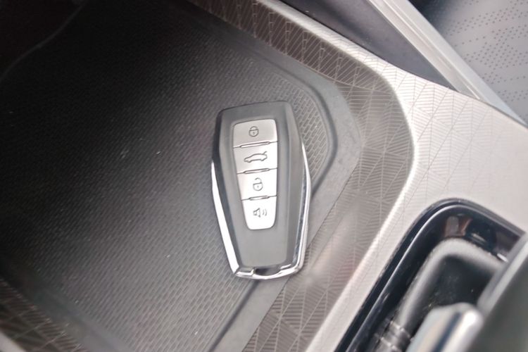 GEELY Emgrand 2023 #14 GEELY Emgrand 2023 car image #14