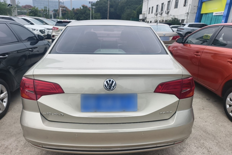 Volkswagen Bora 2016 car image #6