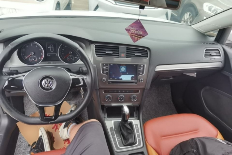 Volkswagen Golf 2015 car image #11