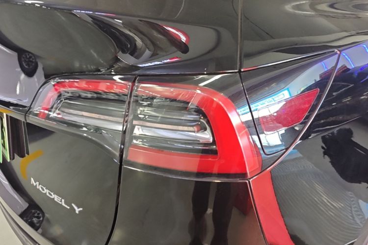 Tesla Model Y 2022 #8 Tesla Model Y 2022 car image #8