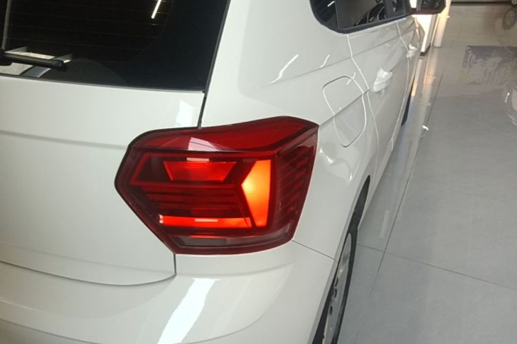 Volkswagen Polo 2022 car image #8