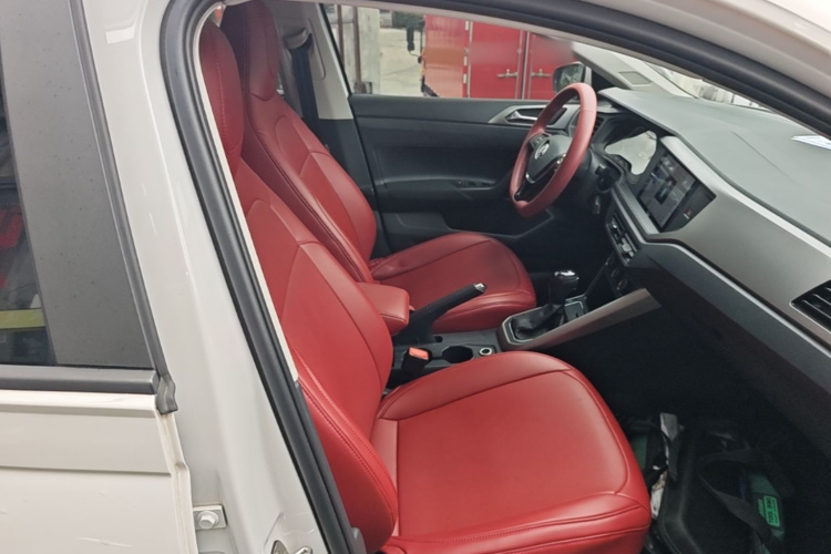 Volkswagen Polo 2020 car image #24