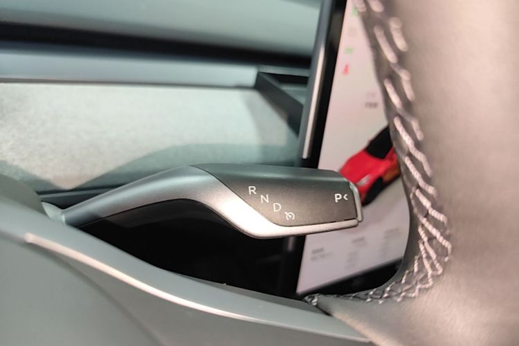 Tesla Model Y 2023 #14 Tesla Model Y 2023 car image #14