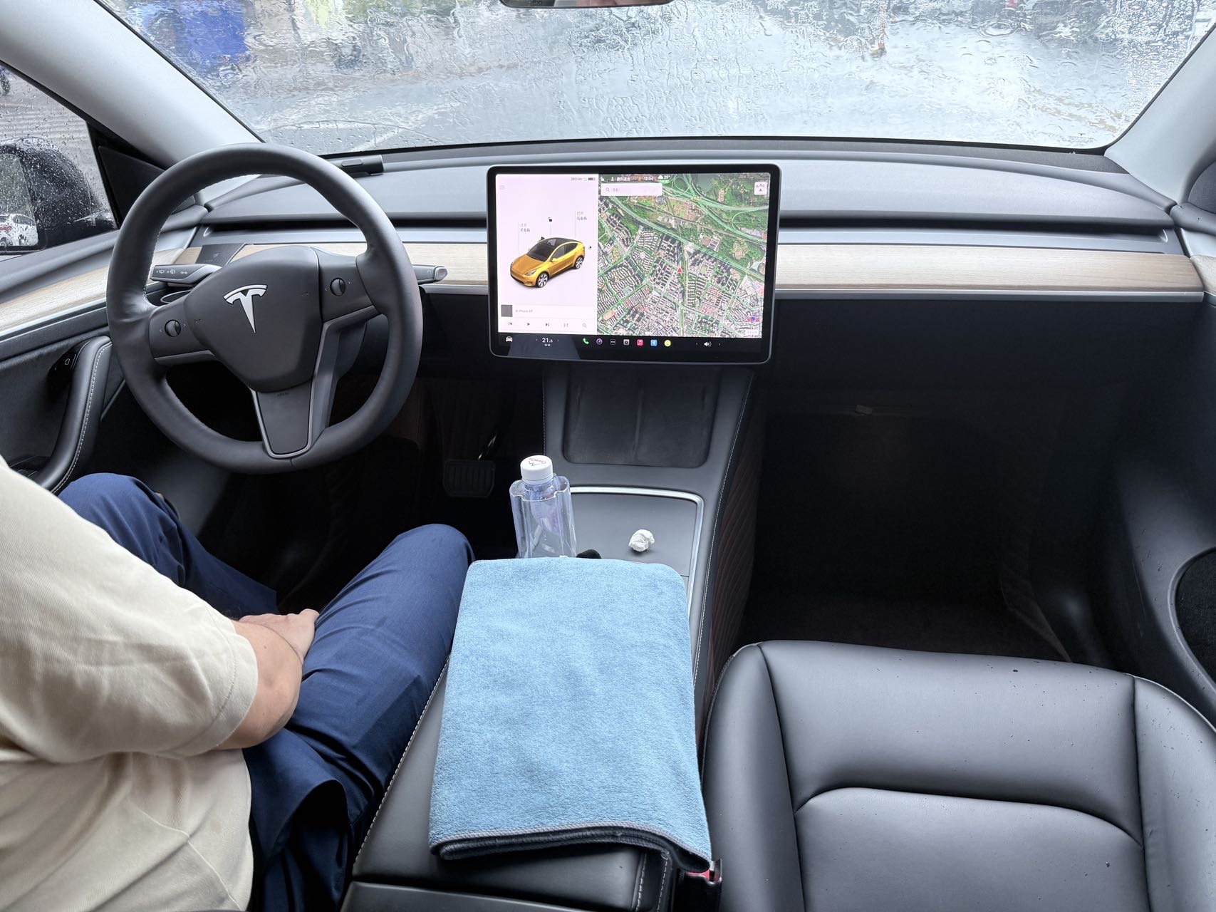 Tesla Model Y 2021 car image #3