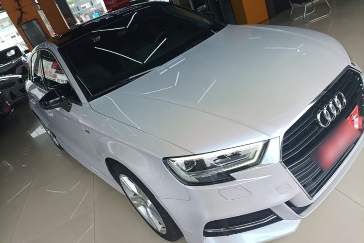 Audi A3 2019 car image #4
