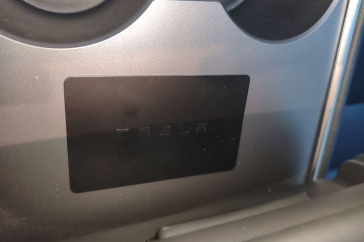 Tesla Model Y 2024 #9 Tesla Model Y 2024 car image #9