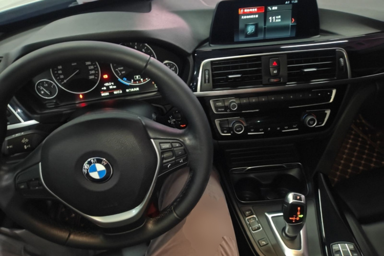 BMW 3 Series GT 2019 immagine di auto #10