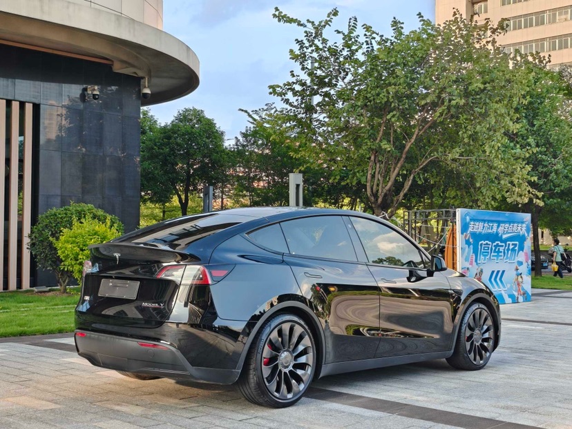 Tesla Model Y 2022 #7 Tesla Model Y 2022 immagine di auto #7