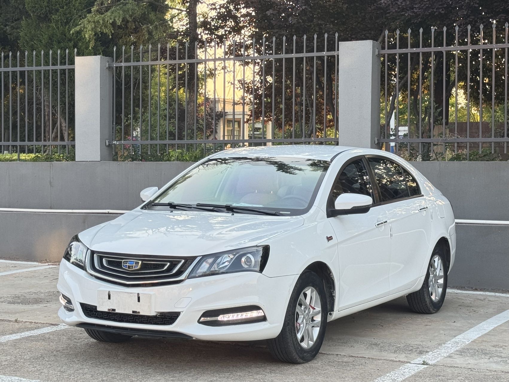 GEELY Emgrand 2016 car image 
