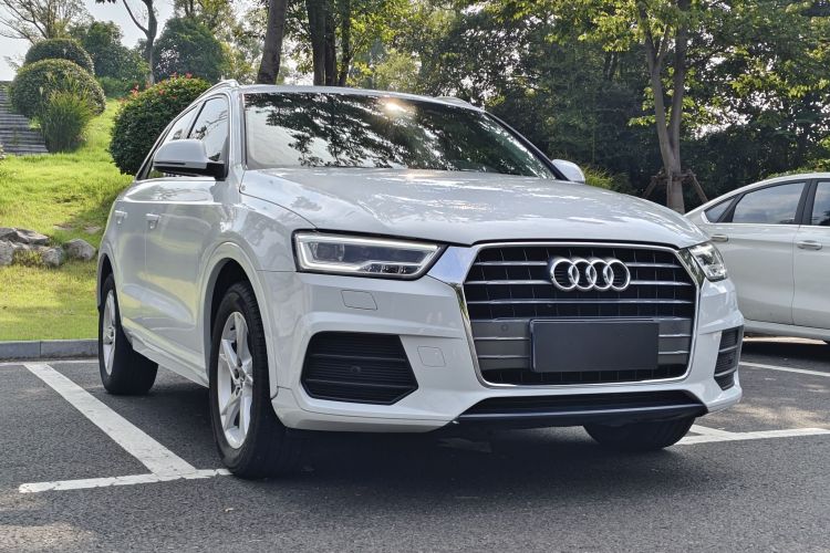 Audi Q3 2018 car image #4