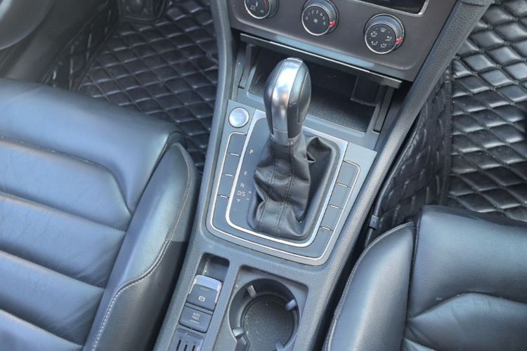 Volkswagen Golf 2016 car image #14