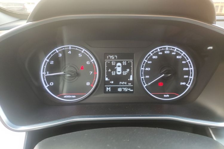 GEELY Coolray 2021 #20 GEELY Coolray 2021 car image #20