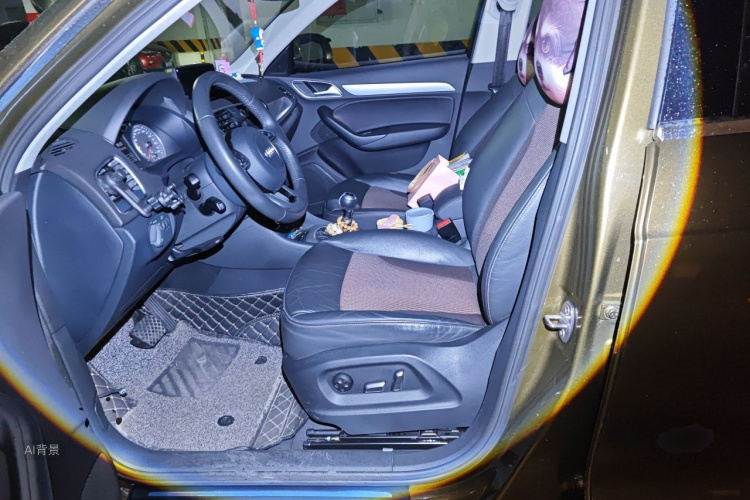 Audi Q3 2018 car image #17