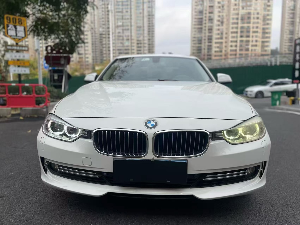 BMW 3 Series 2013 car image #2