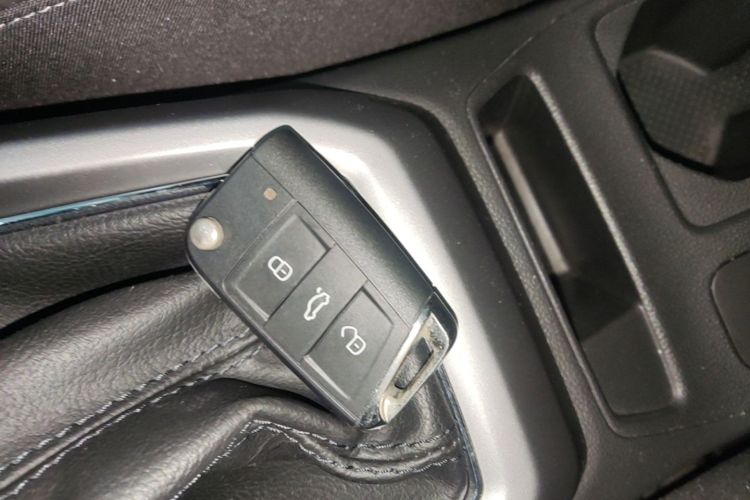 Volkswagen T-Cross 2021 car image #14