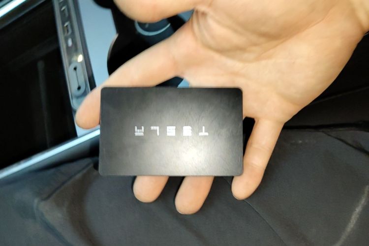 Tesla Model 3 2022 car image #14