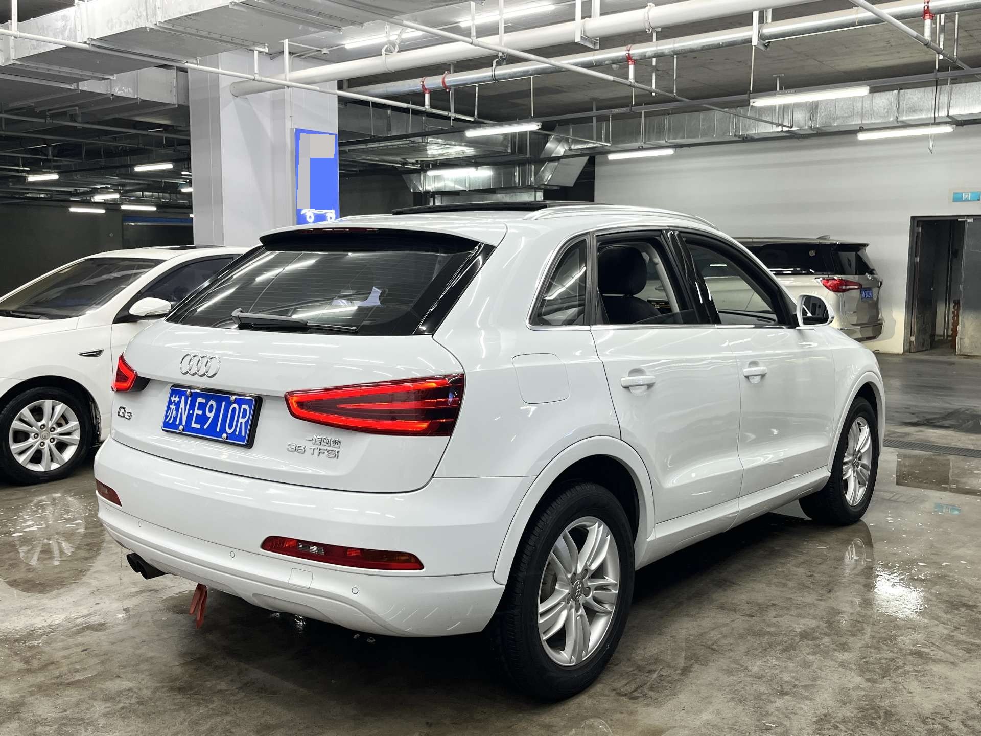 Audi Q3 2014 car image #3