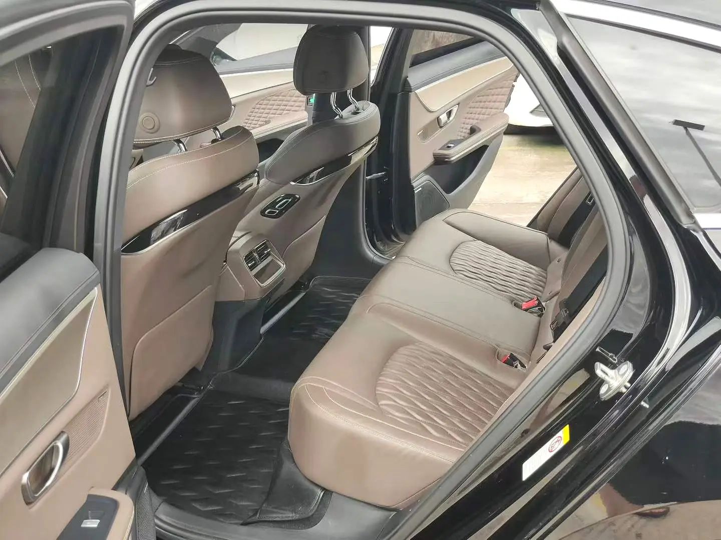 BYD Han 2023 #3 BYD Han 2023 car image #3