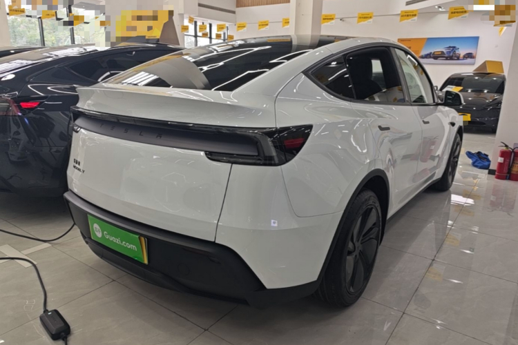 Tesla Model Y 2026 #7 Tesla Model Y 2026 immagine di auto #7