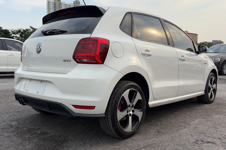 Volkswagen Polo 2016 #5 Volkswagen Polo 2016 car image #5
